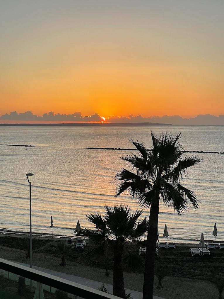 Lebay Beach Hotel Larnaca Bagian luar foto