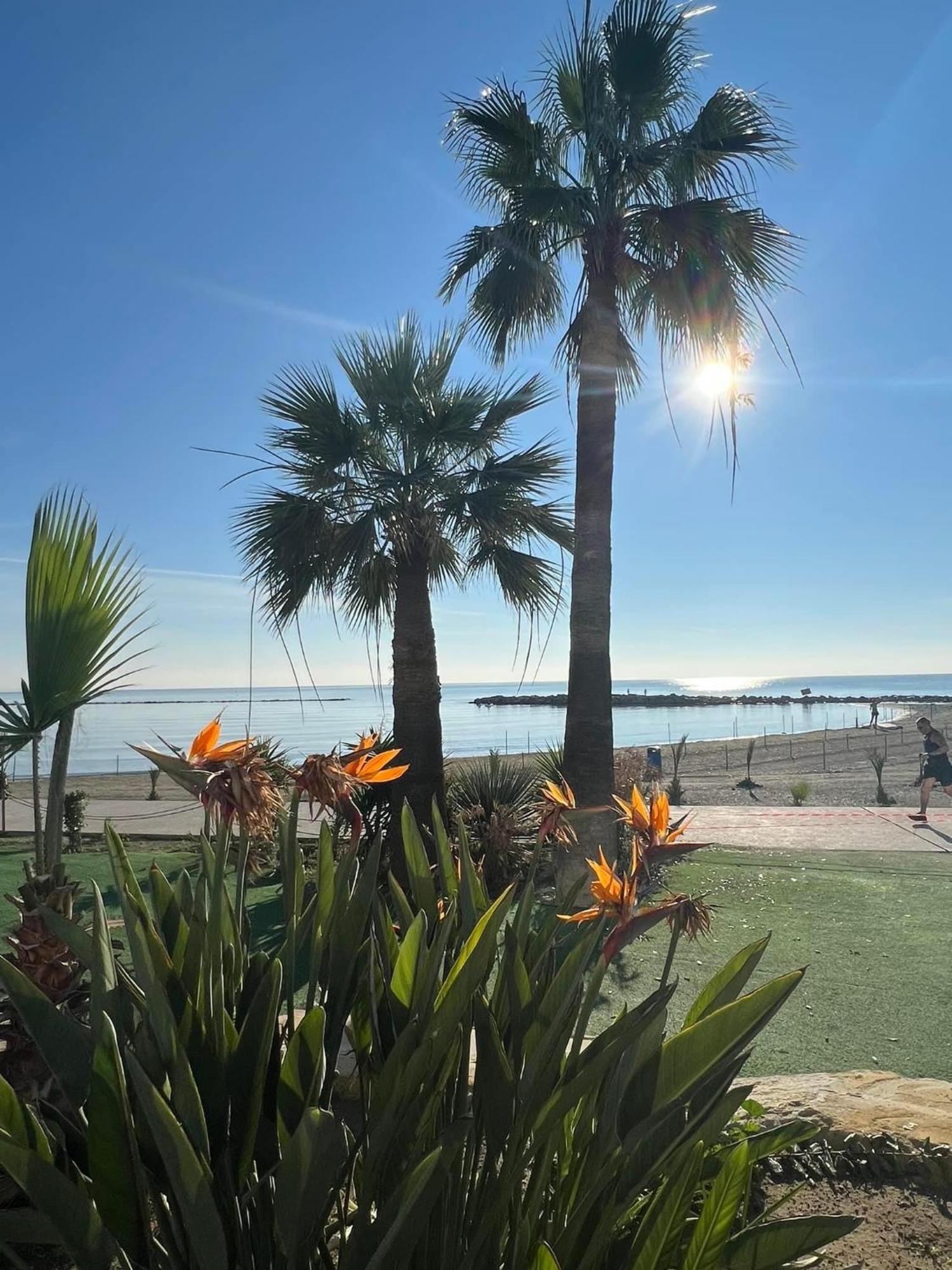 Lebay Beach Hotel Larnaca Bagian luar foto