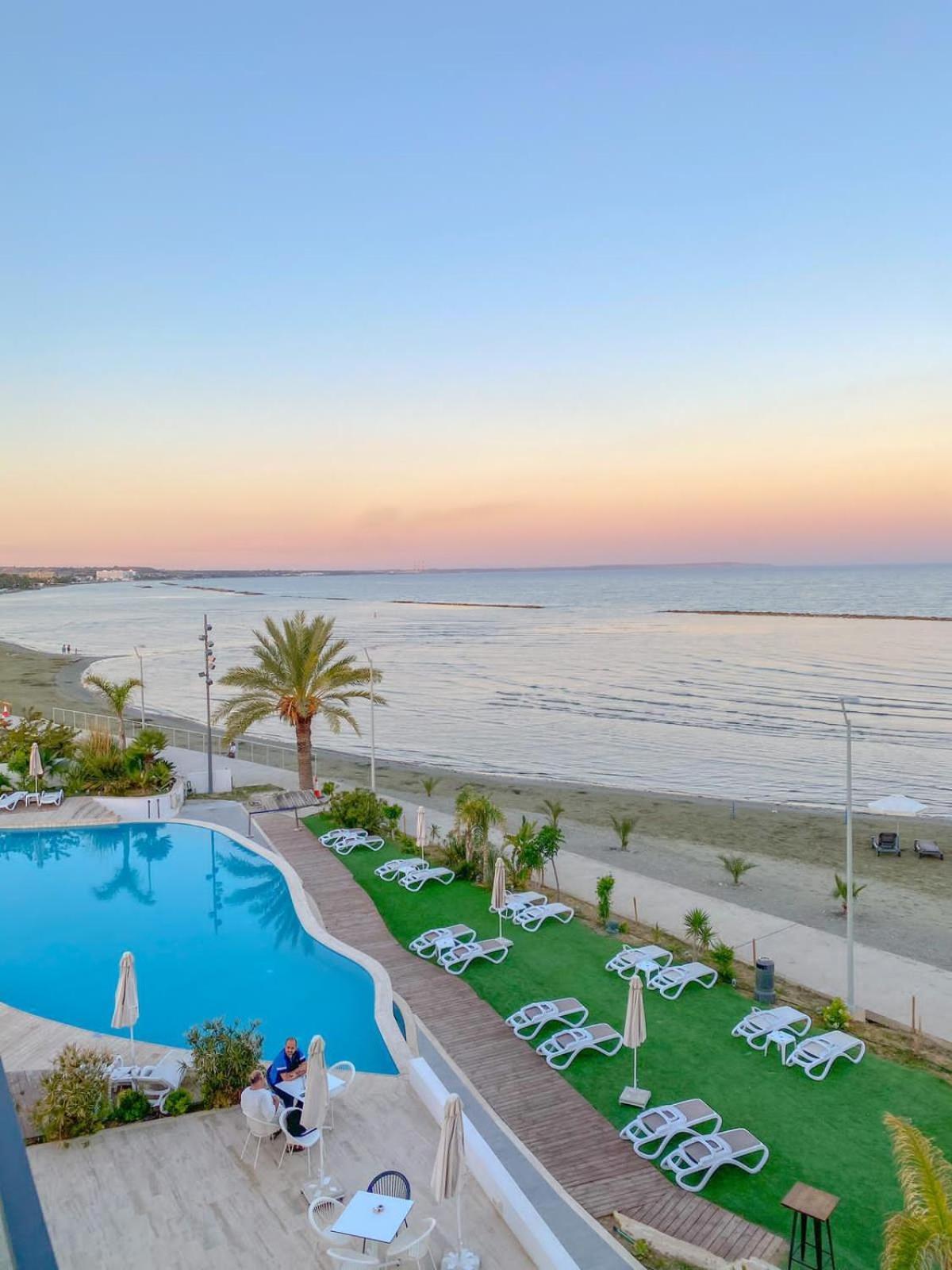 Lebay Beach Hotel Larnaca Bagian luar foto