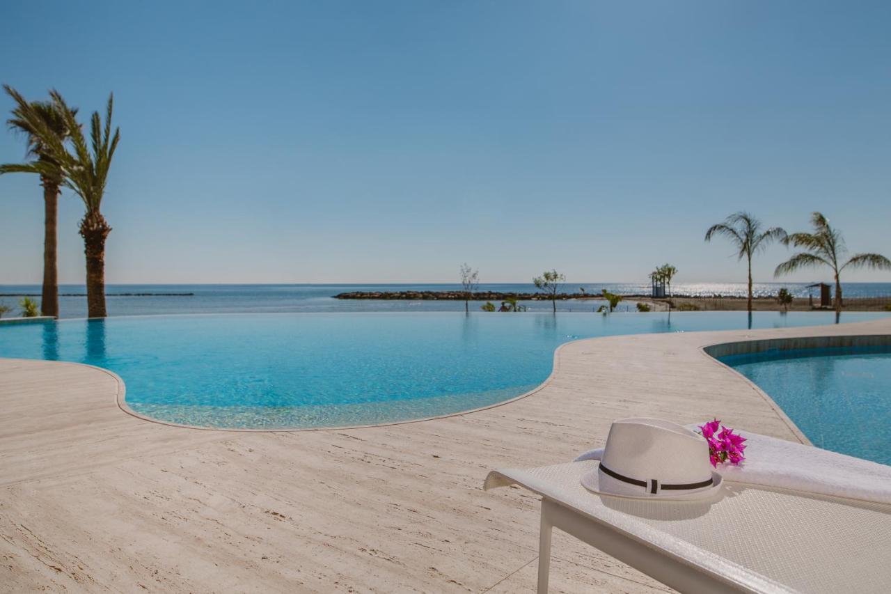 Lebay Beach Hotel Larnaca Bagian luar foto